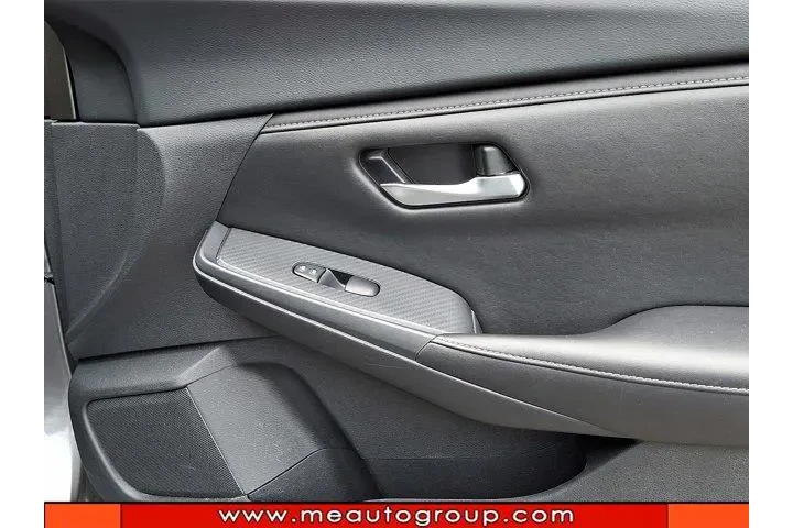 $18437 : Nissan Sentra 2024 SV 4dr Se image 10