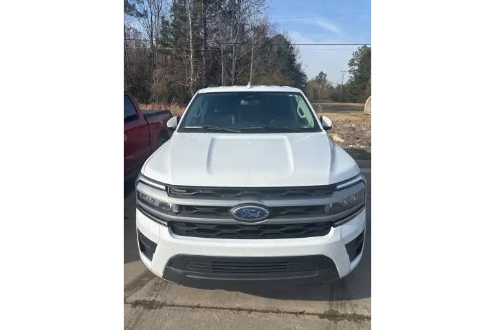 $39670 : Ford Expedition 2024 4x2 XLT image 2