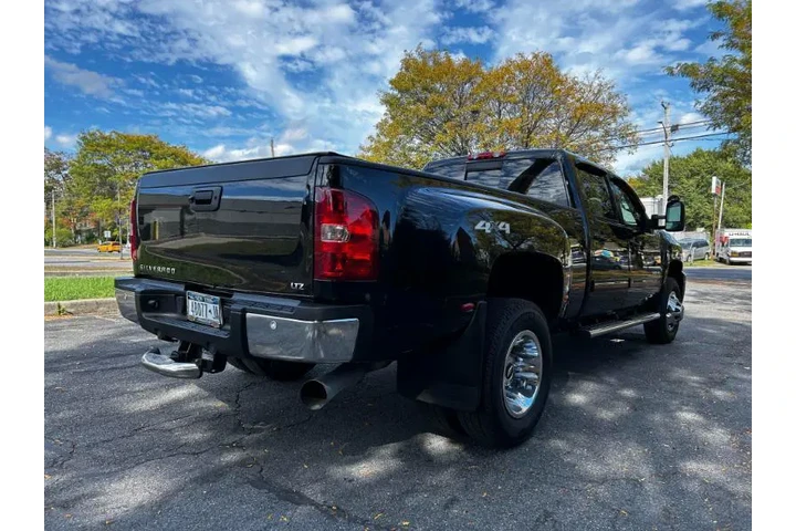 $55000 : 2011 Silverado 3500HD 4WD Cre image 4