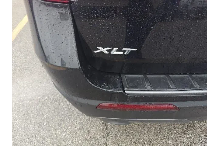 $27617 : Ford Explorer 2023 AWD XLT 4 image 8