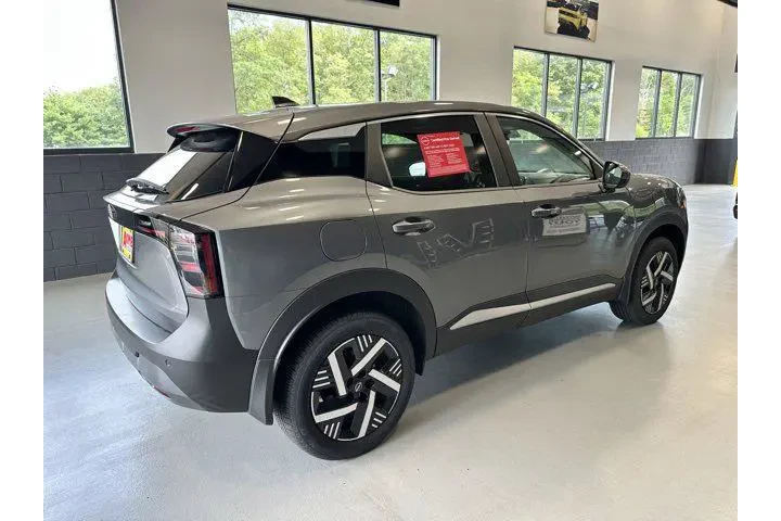 $22595 : Nissan Kicks 2025 SV 4dr Cro image 6