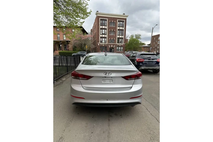 $8999 : 2017 ELANTRA SE image 5