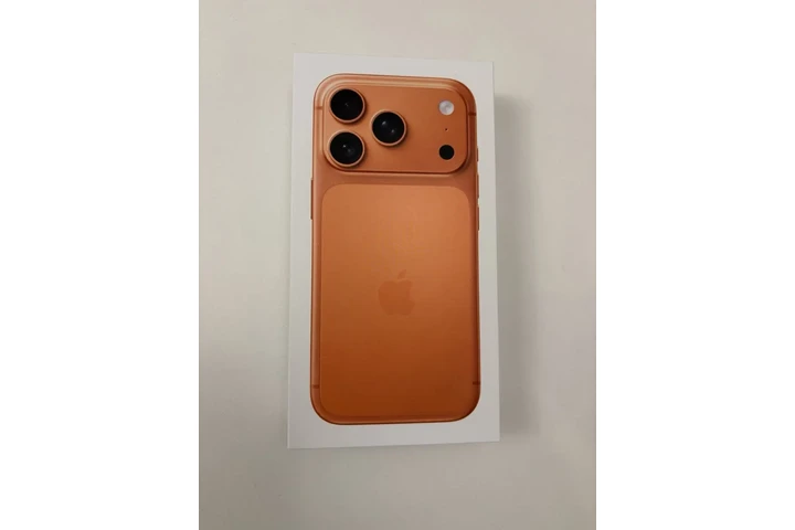 $900 : Apple iPhone 17 Pro 512GB AT image 9