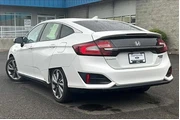 Honda Clarity Plug-In Hybrid thumbnail