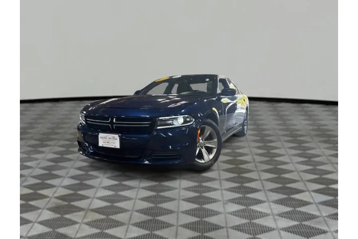 2015 Charger SE image 10