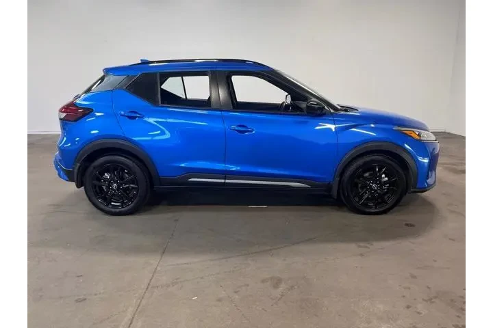 $17954 : Nissan Kicks 2023 SR 4dr Cro image 2