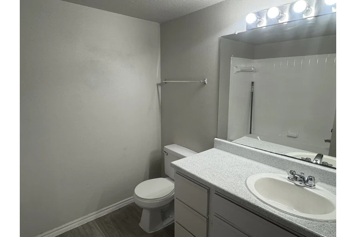 Cleaning Sevices LCC image 7