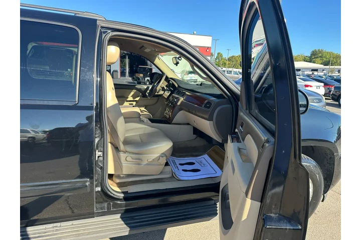 $6980 : 2011 Suburban 4WD 4dr 1500 LT image 9