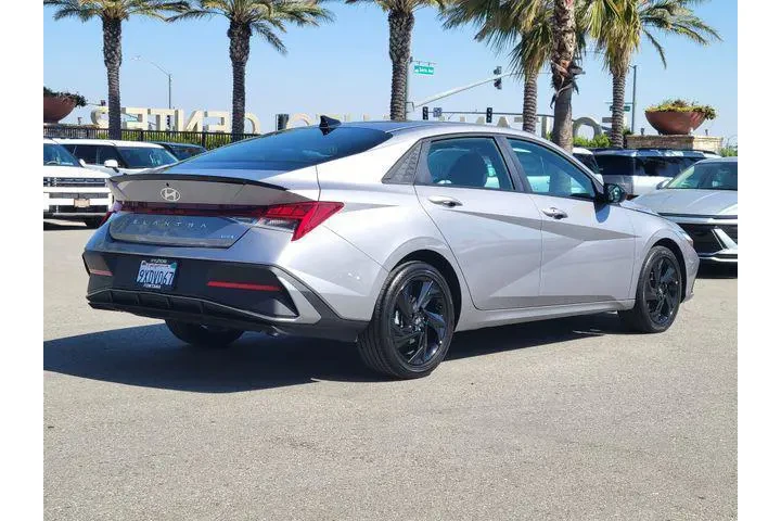 $26500 : Hyundai ELANTRA Hybrid 2026 image 8