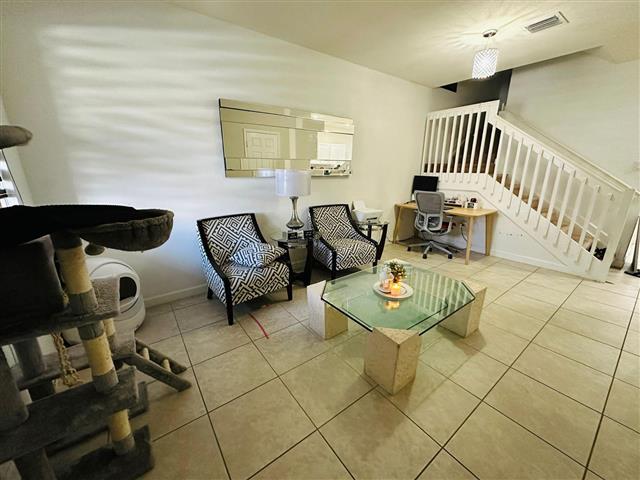 $3350 : Townhouse @ Hammocks, Kendall image 2