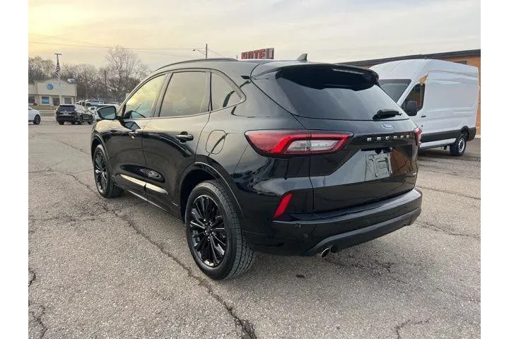 $24925 : Ford Escape 2023 AWD ST-Line image 6