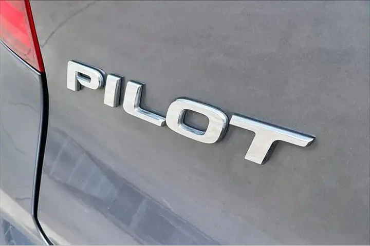 $15998 : Honda Pilot 2017 AWD EX-L 4d image 8