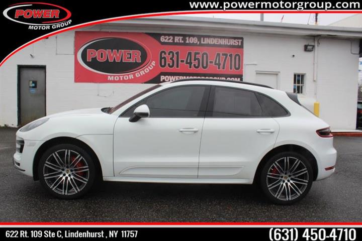 $27777 : Used 2016 Macan AWD 4dr Turbo image 2