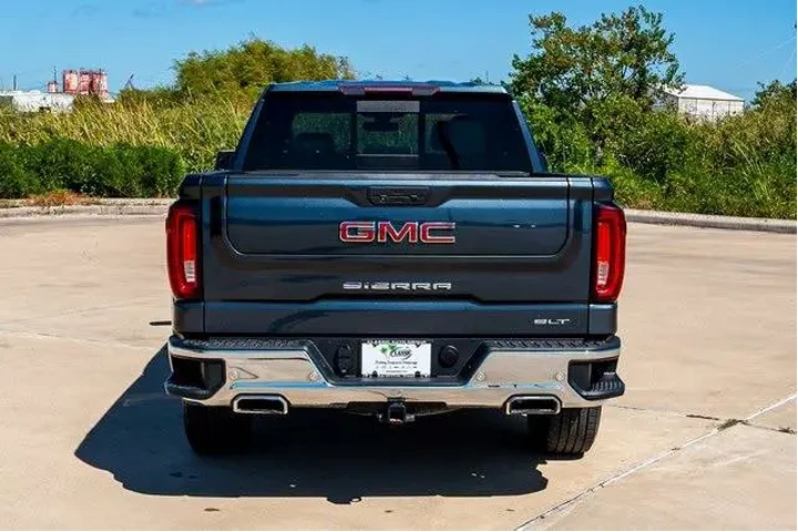 $34365 : GMC Sierra 1500 2020 4x4 SLT image 4