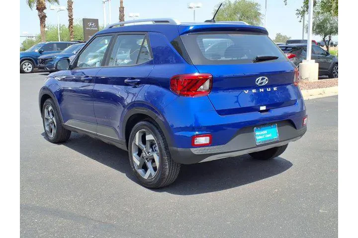 $20999 : Hyundai VENUE 2025 SEL 4dr C image 3