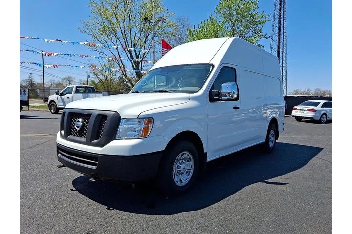 $23500 : 2016 NV 2500 HD image 3