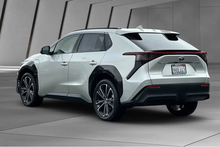 $25500 : Toyota bZ4X 2023 Limited 4dr image 10