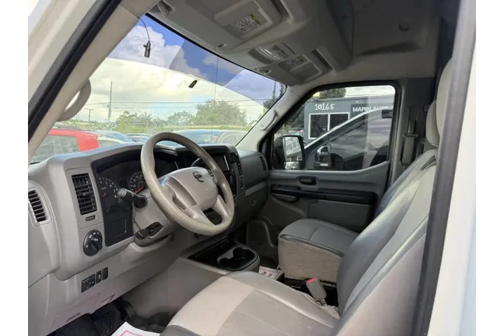 $12400 : 2017 NV 2500 HD SL image 6