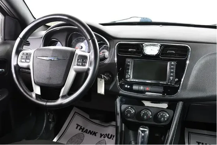 $6955 : Chrysler 200 2011 Touring 4d image 8