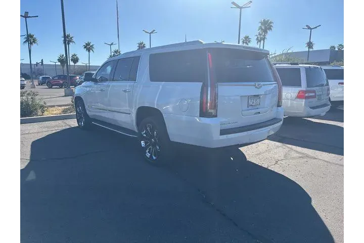 $39665 : Cadillac Escalade ESV 2020 4 image 2