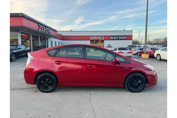 $5980 : 2013 Prius 5dr Base image 1