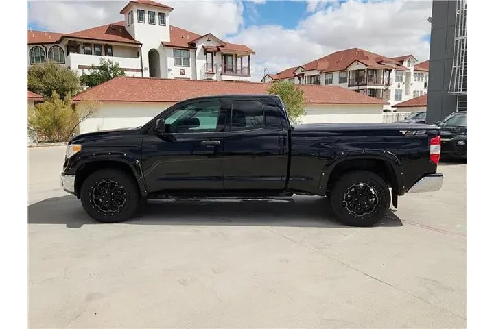 $28250 : Toyota Tundra 2017 4x4 SR 4d image 2