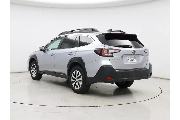 $27998 : Subaru Outback 2025 AWD Prem image 2
