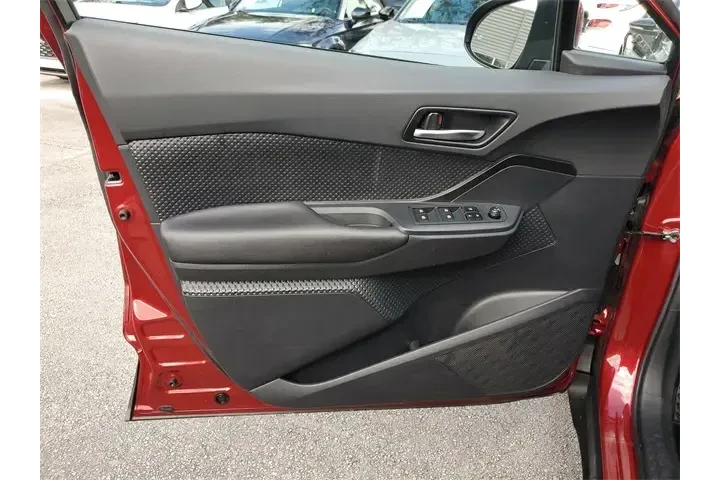 $15990 : Toyota C-HR 2019 XLE 4dr Cro image 10