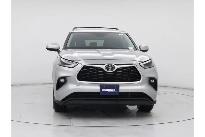 $29998 : Toyota Highlander 2022 LE 4d image 5