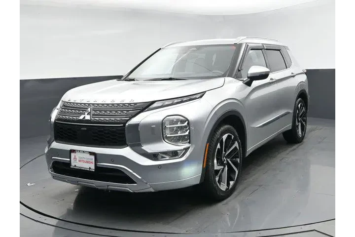 $21826 : Mitsubishi Outlander 2022 AW image 1