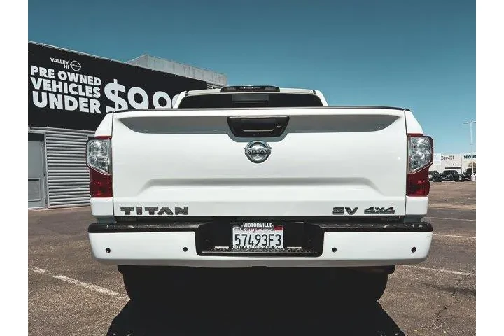 $28997 : Nissan Titan 2021 4x4 SV 4dr image 4