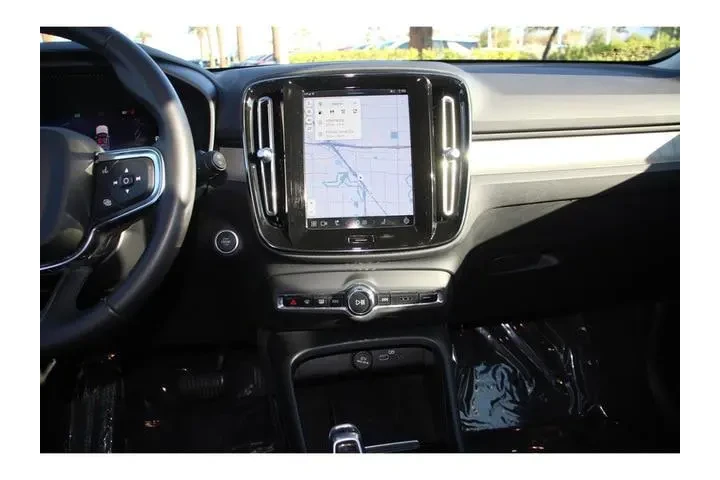 $27898 : Volvo XC40 2023 AWD B5 Plus image 5