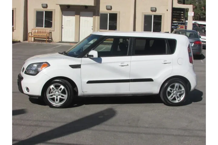 $6995 : 2011 Soul + image 5