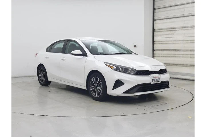 $17998 : Kia Forte 2022 LXS 4dr Sedan image 1