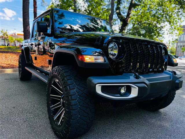 $39999 : 2022 JEEP GLADIATOR image 4