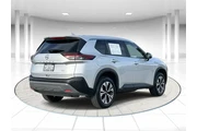 $17921 : Nissan Rogue 2023 SV 4dr Cro thumbnail