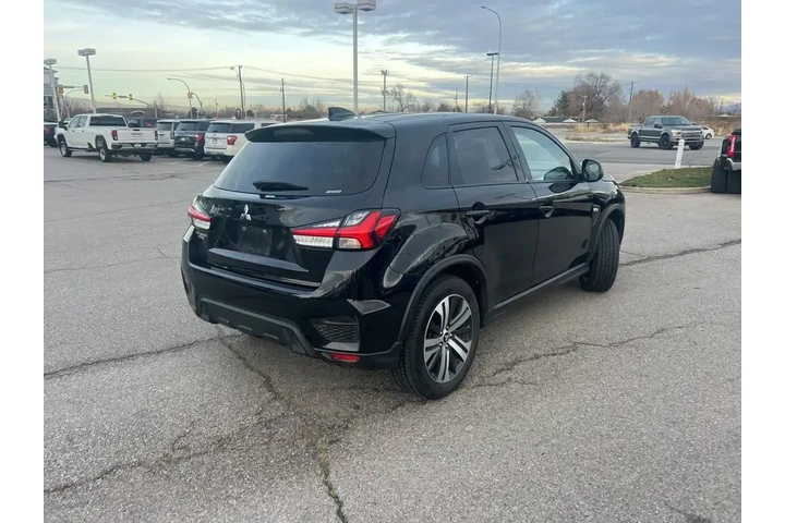 $17582 : Mitsubishi Outlander Sport 2 image 5