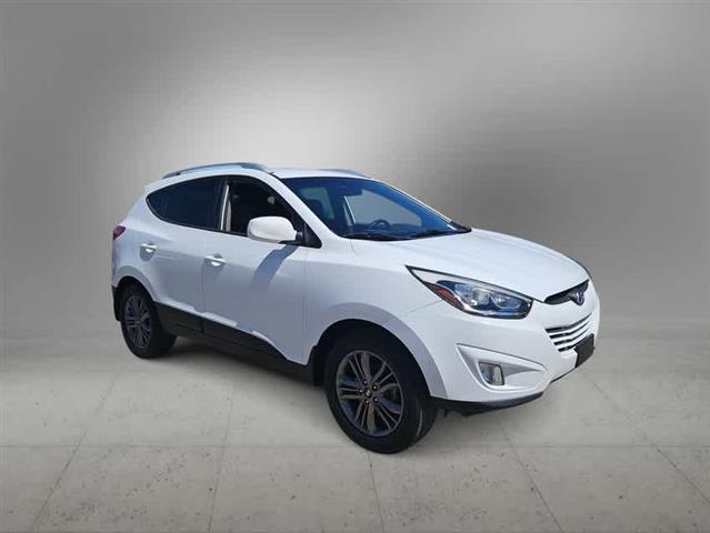 $9990 : Pre-Owned 2015 Hyundai Tucson image 7