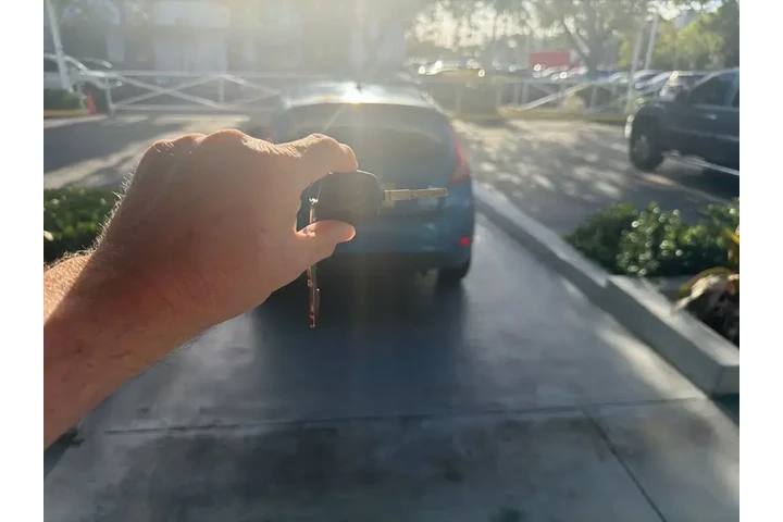 $3000 : Ford Fiesta 2013 SE 4dr Hatc image 5