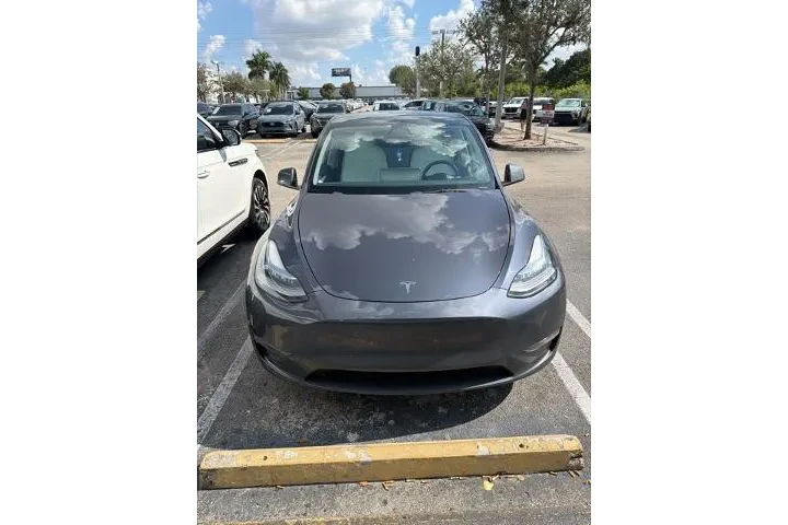 $21990 : Tesla Model Y 2023 AWD Long image 1