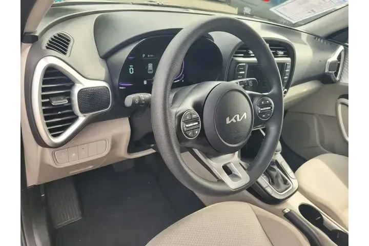 $19495 : Kia Soul 2025 S 4dr Crossove image 9