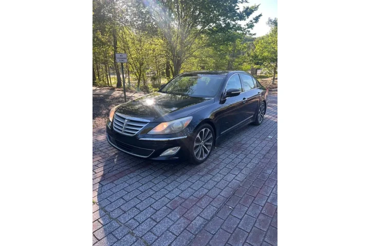 $5999 : 2012 Genesis 5.0L R-Spec image 3