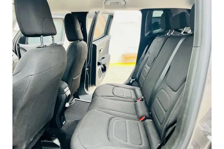 $14995 : 2018 Renegade Latitude FWD image 8