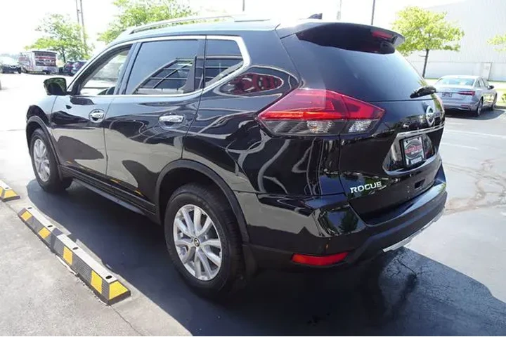 $14990 : 2018 Rogue image 6