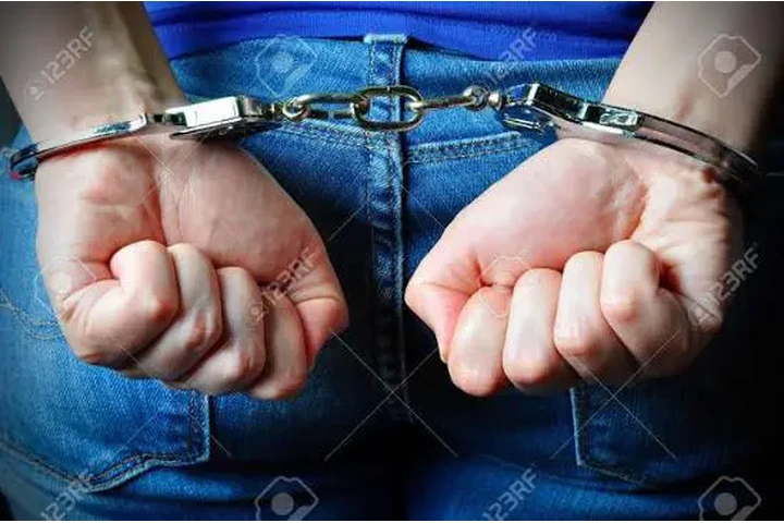 Lo detuvo la policía ? image 1