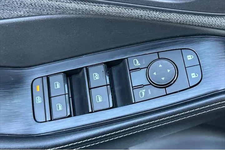 $17698 : Nissan Rogue 2023 SV 4dr Cro image 10