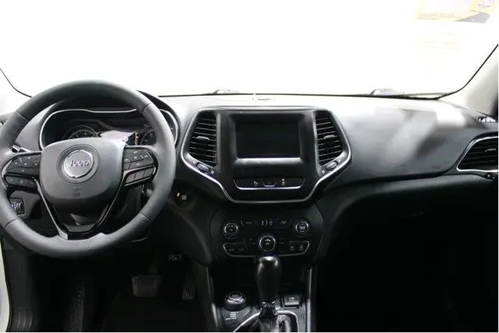 $18988 : Jeep Cherokee 2021 4x4 Altit image 2