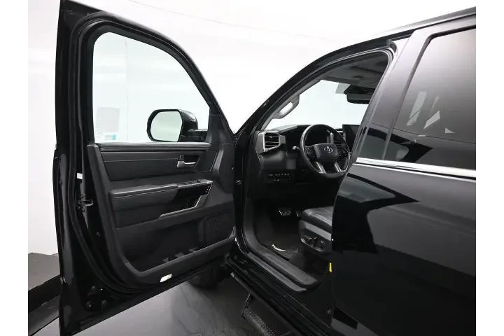 $32000 : Nissan Titan 2019 4x4 S 4dr image 8