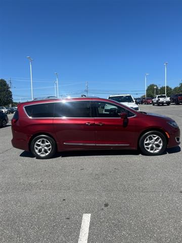 $18995 : PRE-OWNED 2018 CHRYSLER PACIF image 4