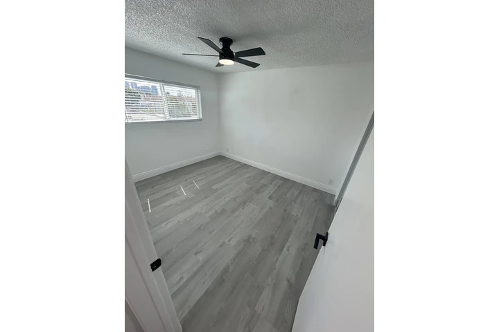 $2395 : **APARTAMENTO REMODELADO ** image 5